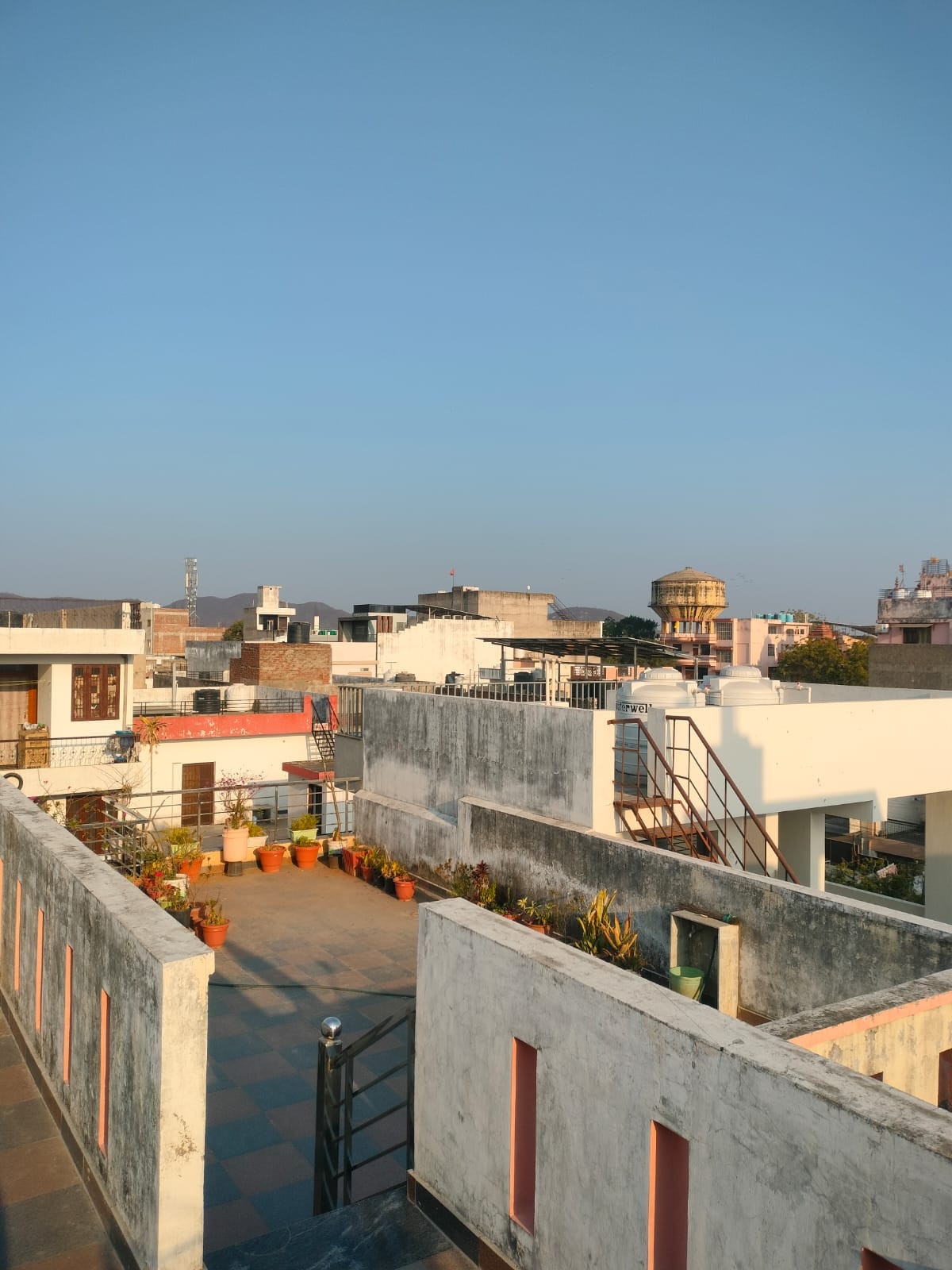 ROOMS For Girls in Malviya Nagar Jaipur | Rahavaas Dekho