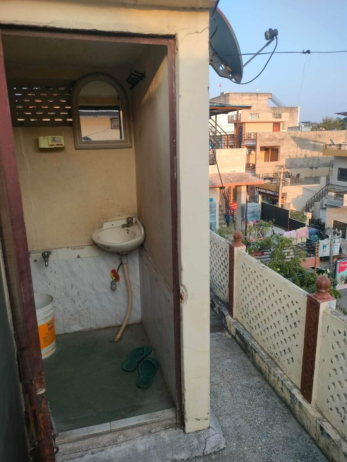 ROOMS For Boys in Malviya Nagar Jaipur | Rahavaas Dekho